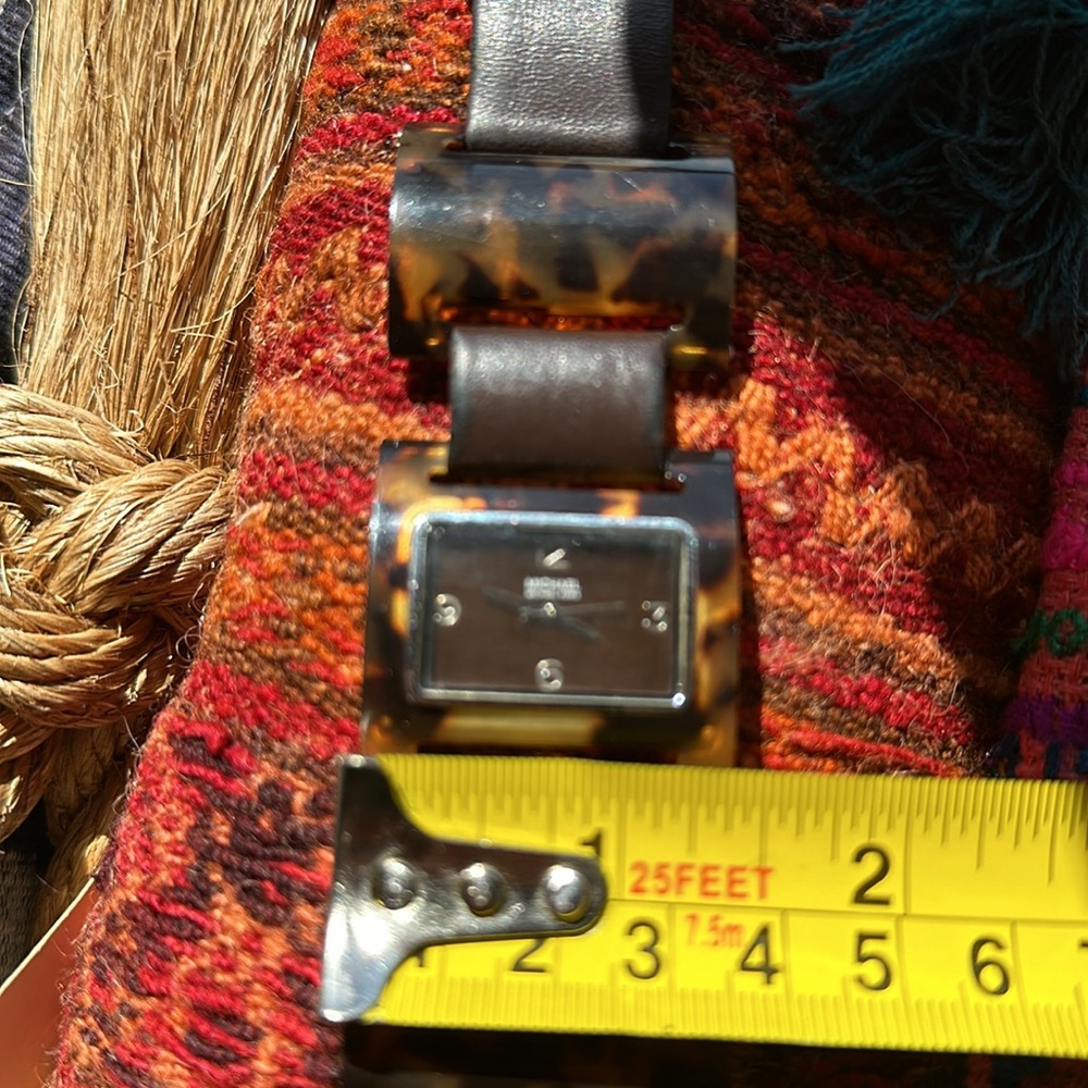 Michael Kors tortoise w brown leather band watch. Vintage. Brand new battery!! - Picture 5 of 16